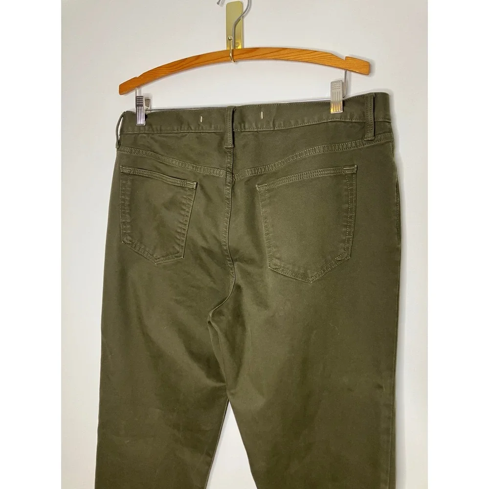 Banana Republic slim fit traveler pants olive green men's size‎ 35 x 34 business